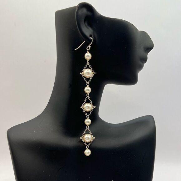 Silver tone and faux glass pearls drop earrings. - Picture 1 of 6